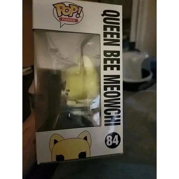 Queen Bee Meowchi Funko Pop! Tasty Peach #84 - Picture 2 of 7